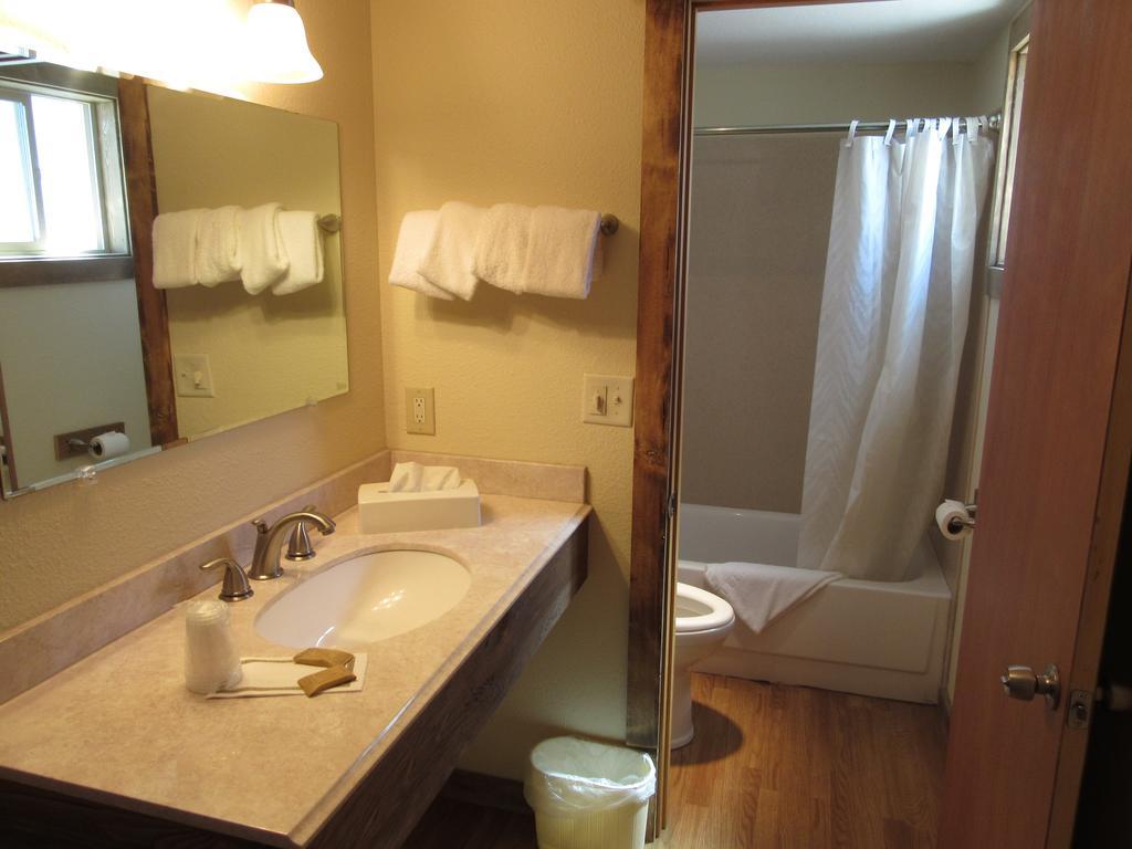 Al'S Westward Ho Motel West Yellowstone Εξωτερικό φωτογραφία